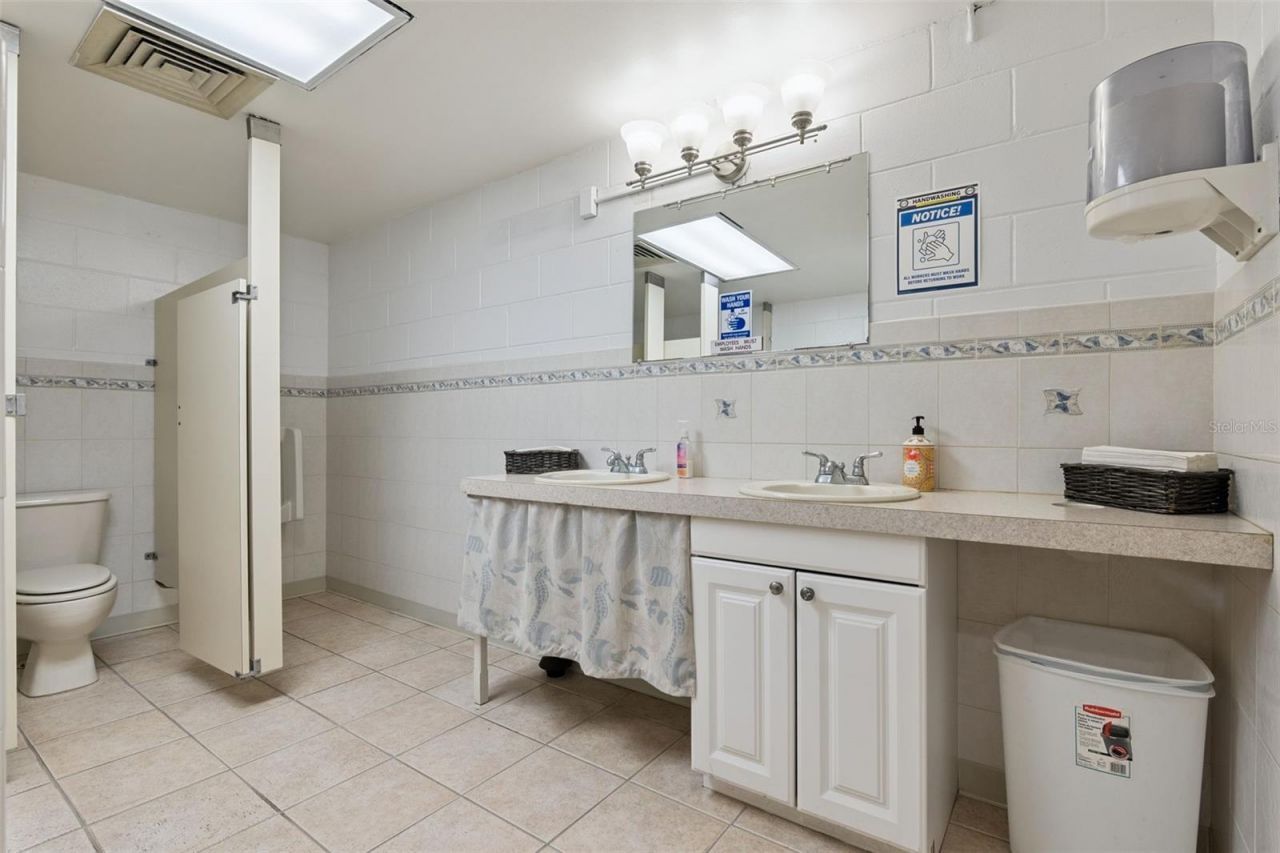 9300 University Boulevard, Orlando, FL 32817 Photo