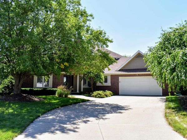 2921 S Lyons Street, Sioux City, IA 51106