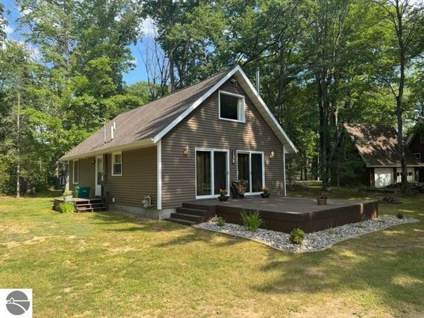 138 Waldenwood Circle, Prudenville, MI 48651