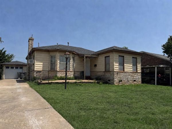 1507 SW A Avenue, Lawton, OK 73501