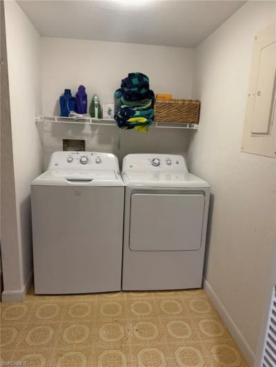 576 Retreat Dr, Unit 201, Naples, FL 34110 Photo