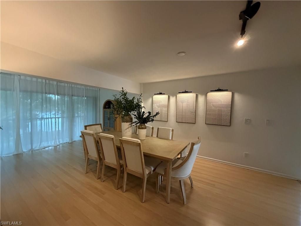 576 Retreat Dr, Unit 201, Naples, FL 34110 Photo
