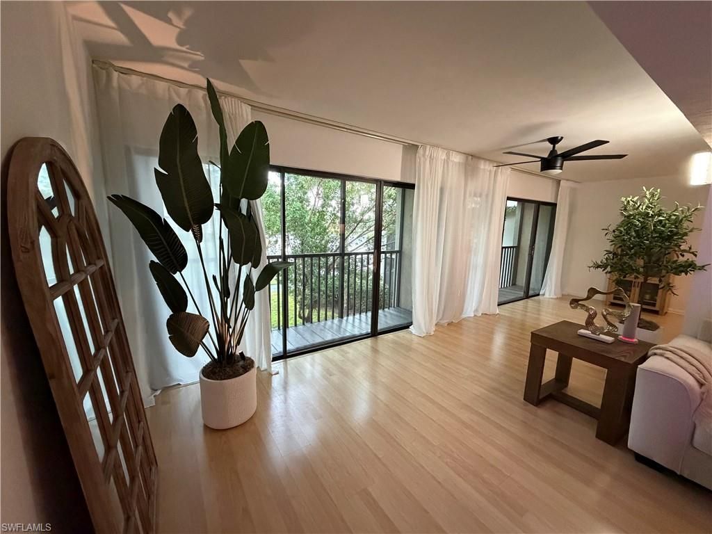 576 Retreat Dr, Unit 201, Naples, FL 34110 Photo