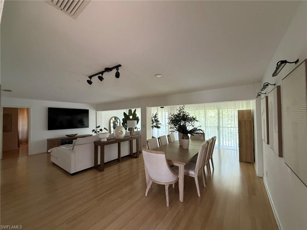 576 Retreat Dr, Unit 201, Naples, FL 34110 Photo