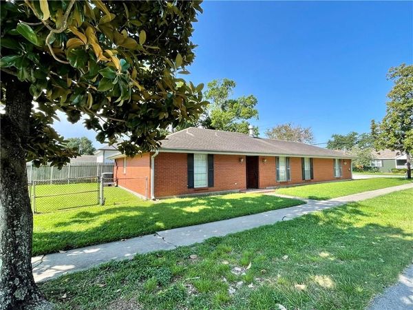 921 RIDGELAKE Drive , Metairie, LA 70001