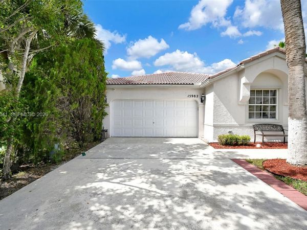 15982 NW 12th Ct, Pembroke Pines, FL 33028