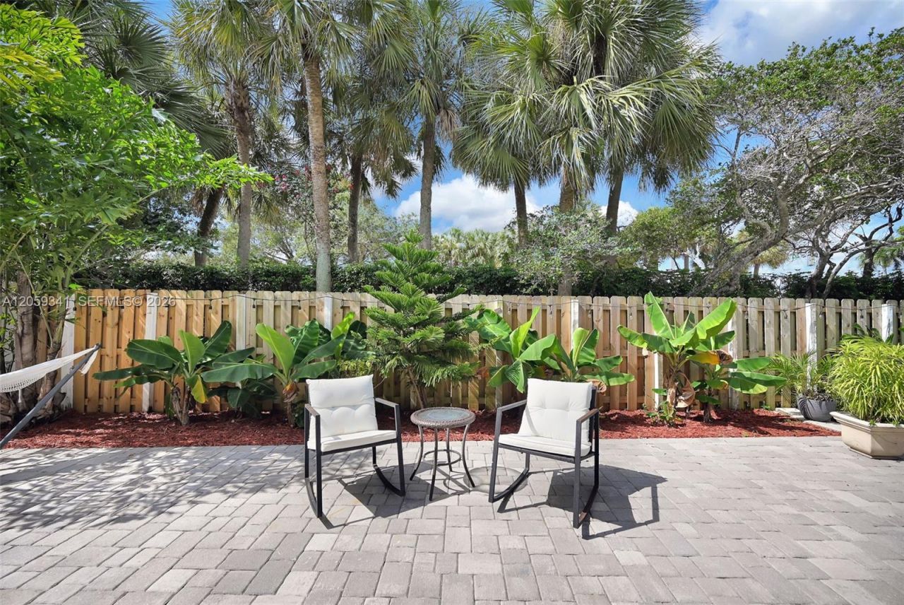 15982 NW 12th Ct, Pembroke Pines, FL 33028 Photo
