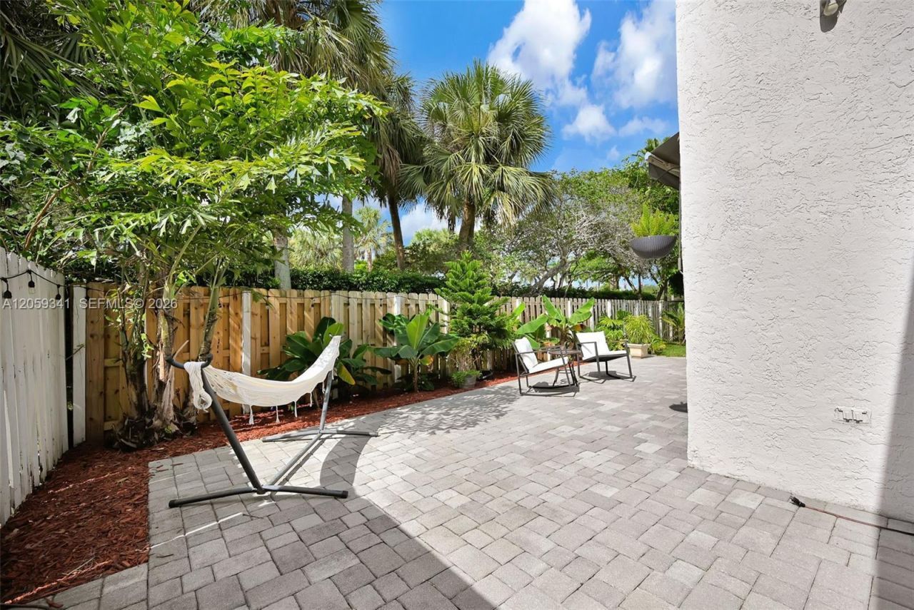 15982 NW 12th Ct, Pembroke Pines, FL 33028 Photo