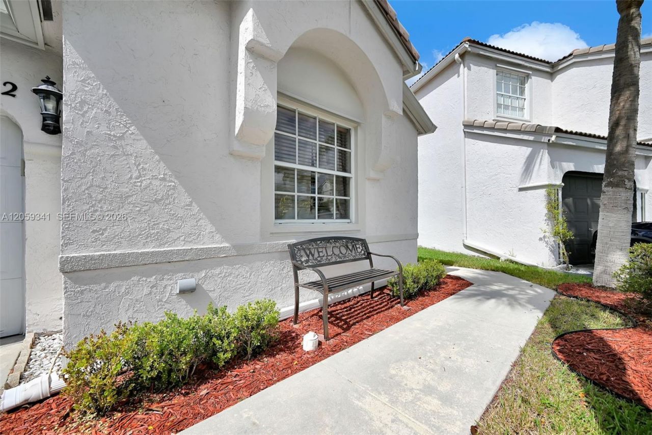 15982 NW 12th Ct, Pembroke Pines, FL 33028 Photo
