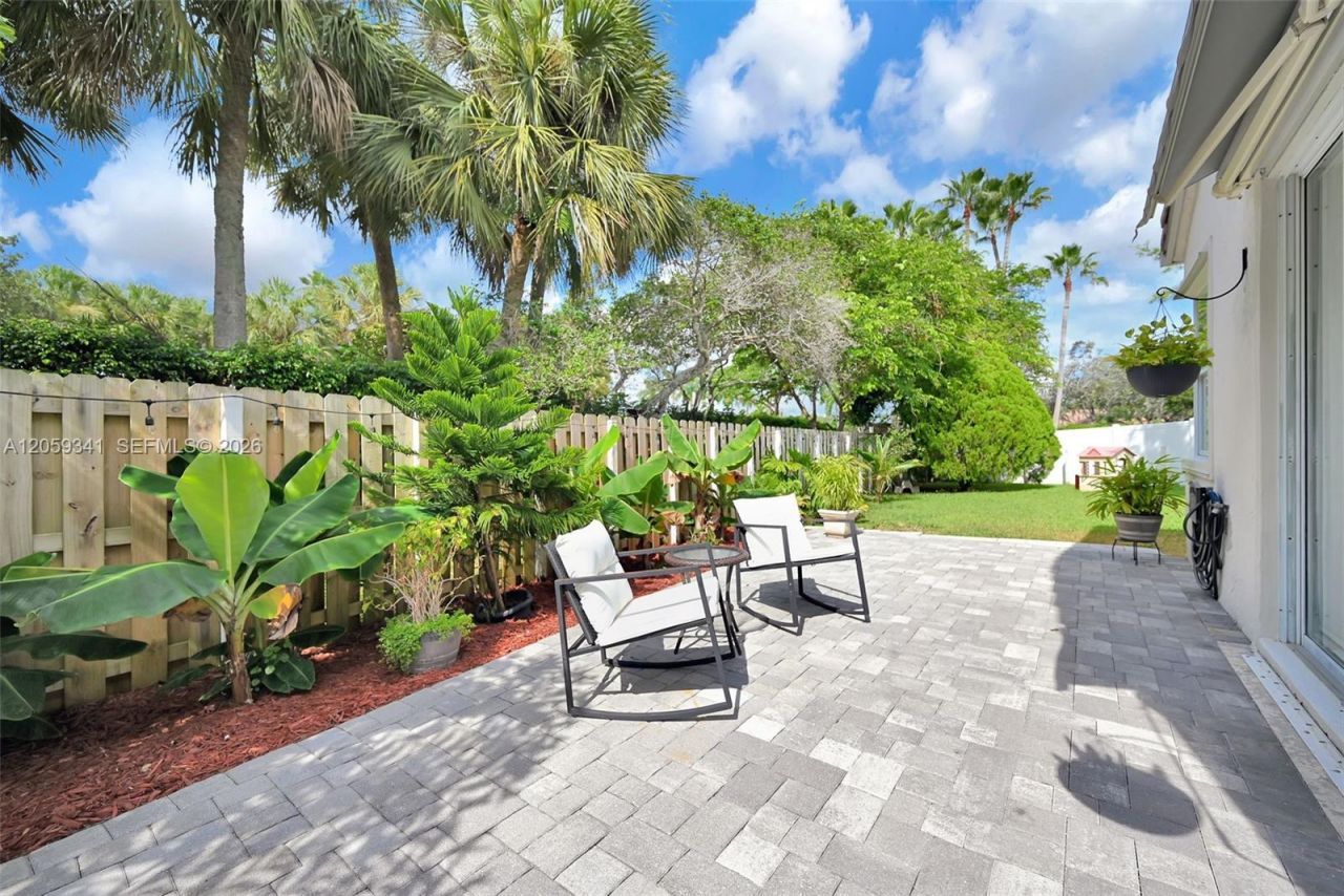15982 NW 12th Ct, Pembroke Pines, FL 33028 Photo
