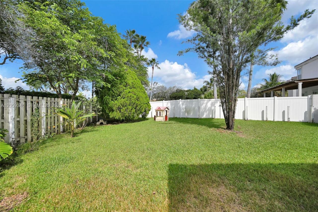 15982 NW 12th Ct, Pembroke Pines, FL 33028 Photo