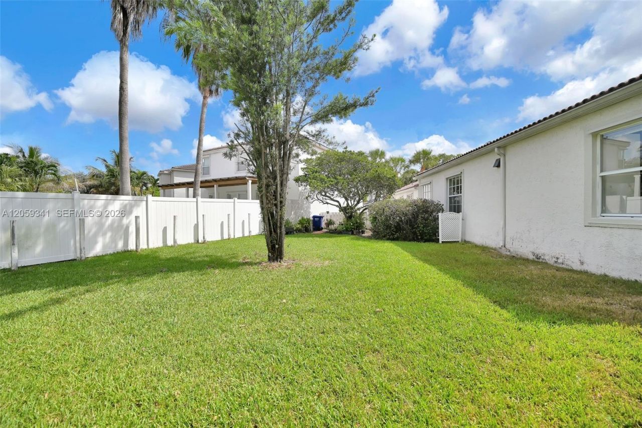 15982 NW 12th Ct, Pembroke Pines, FL 33028 Photo