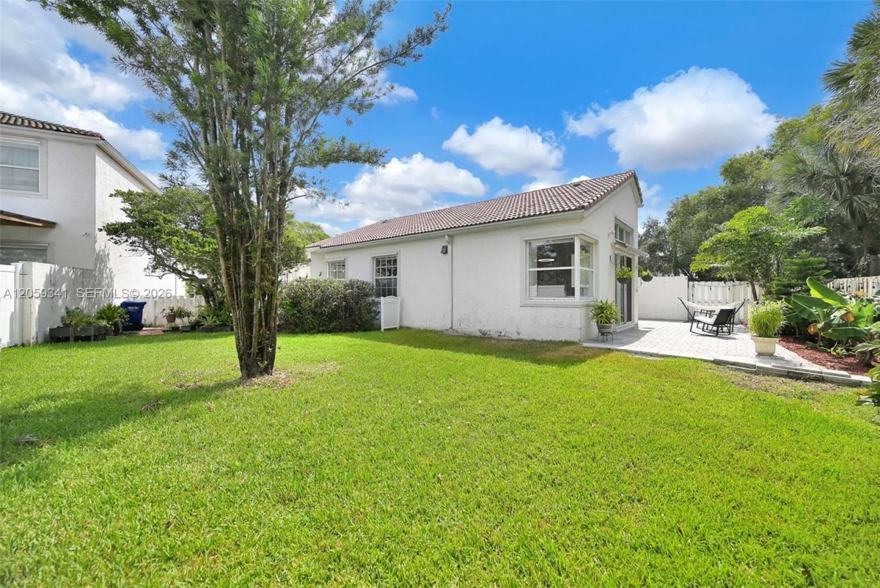 15982 NW 12th Ct, Pembroke Pines, FL 33028 Photo
