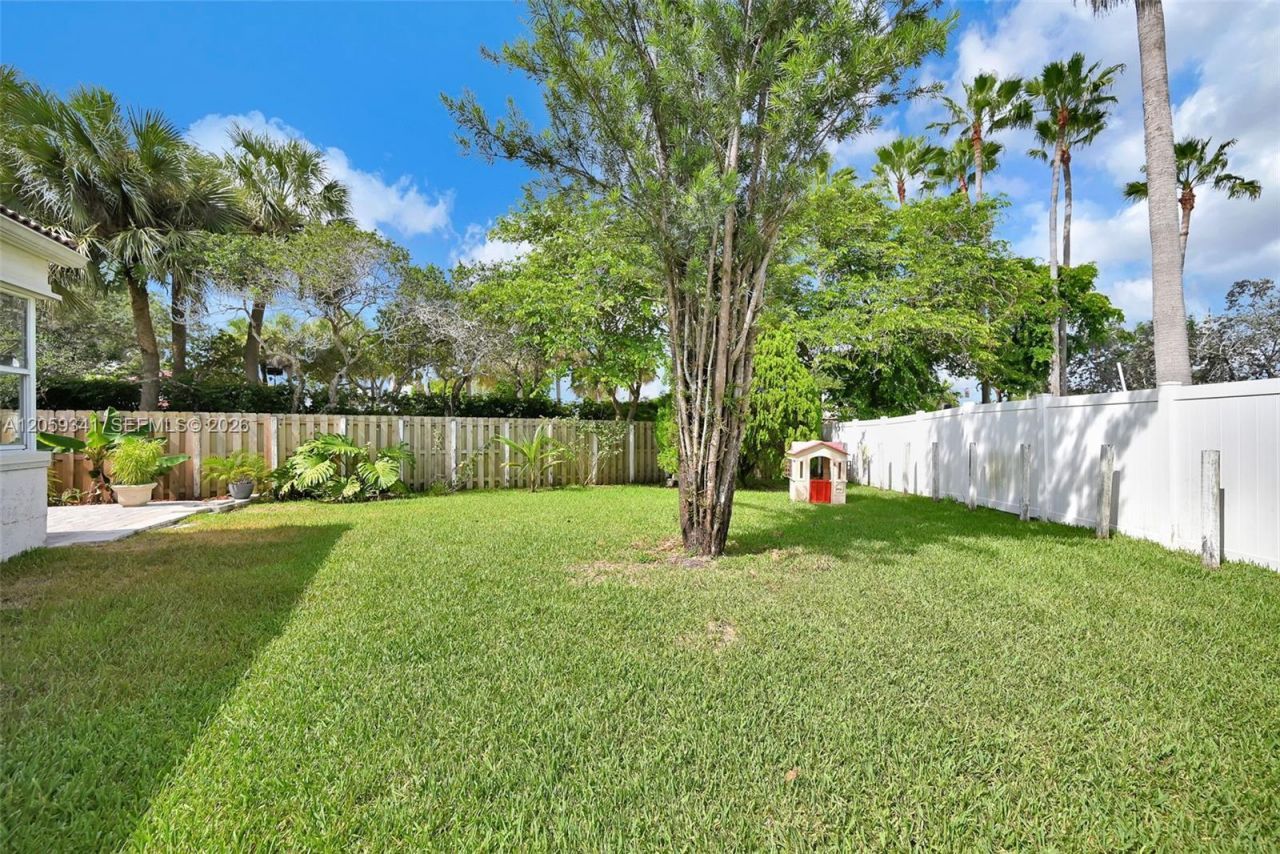 15982 NW 12th Ct, Pembroke Pines, FL 33028 Photo