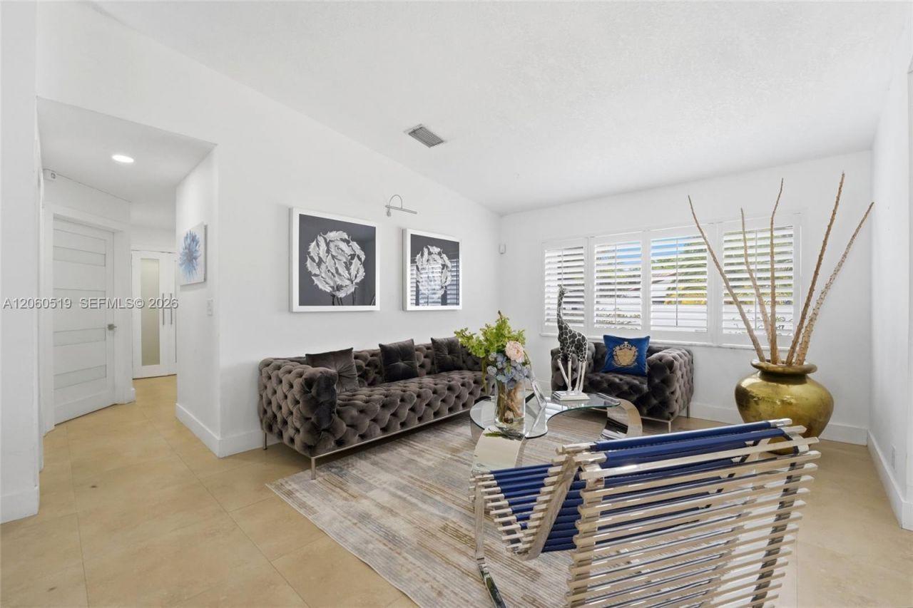 323 NW 136th Pl, Miami, FL 33182 Photo