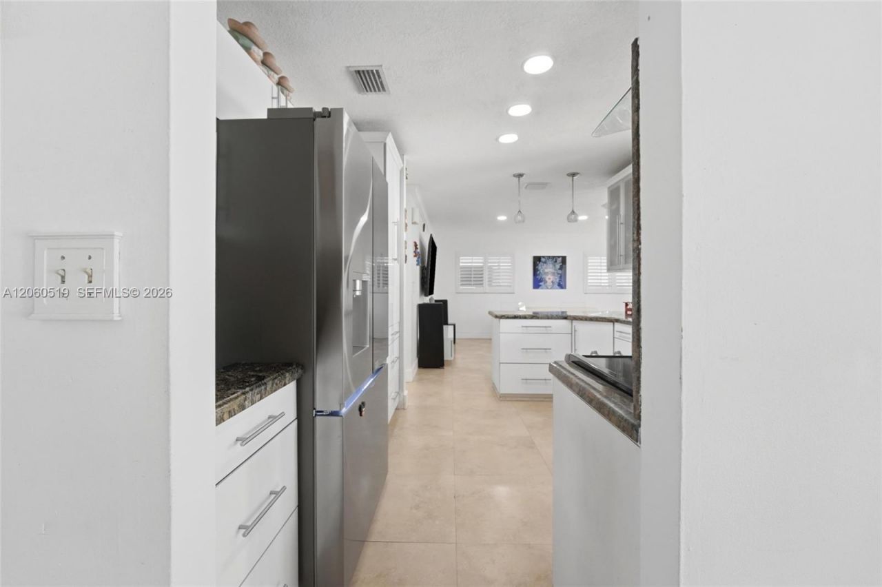 323 NW 136th Pl, Miami, FL 33182 Photo