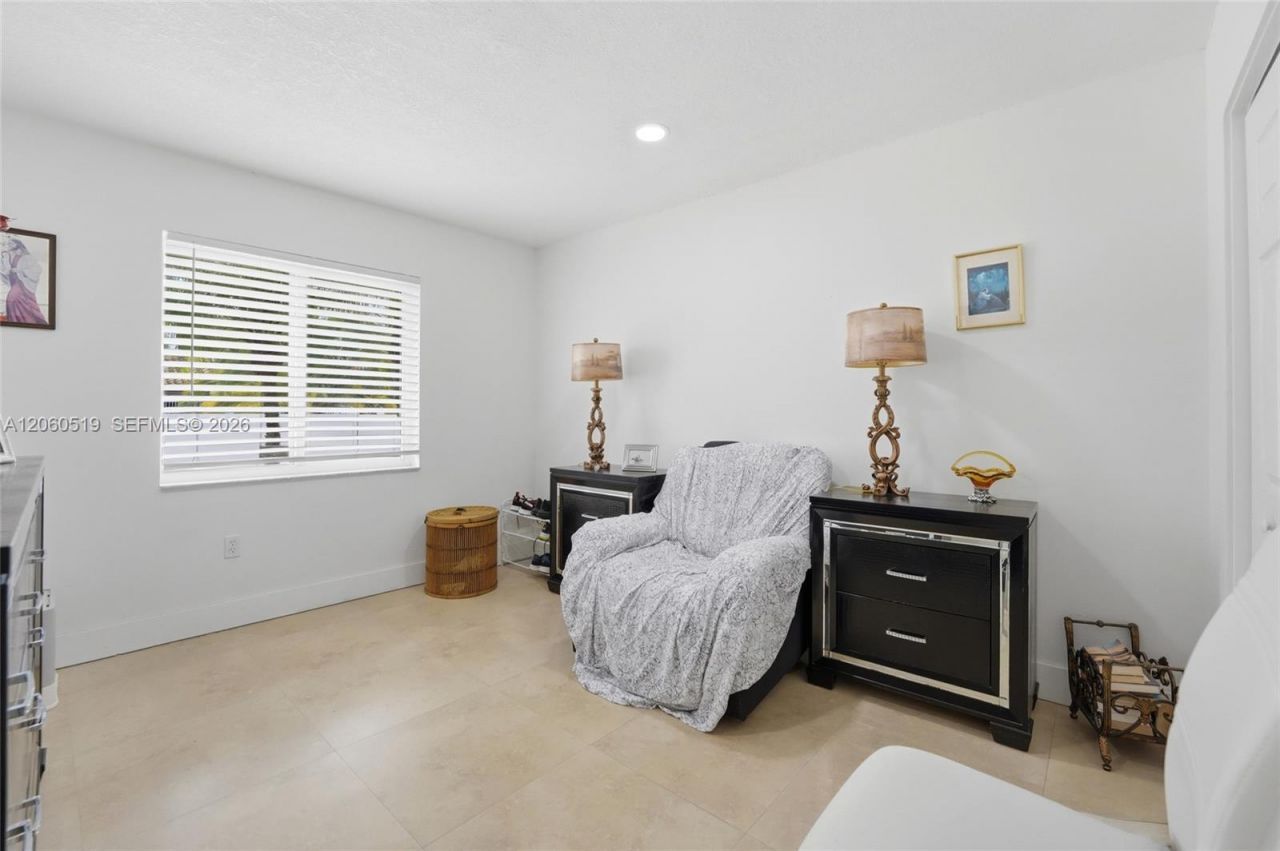 323 NW 136th Pl, Miami, FL 33182 Photo