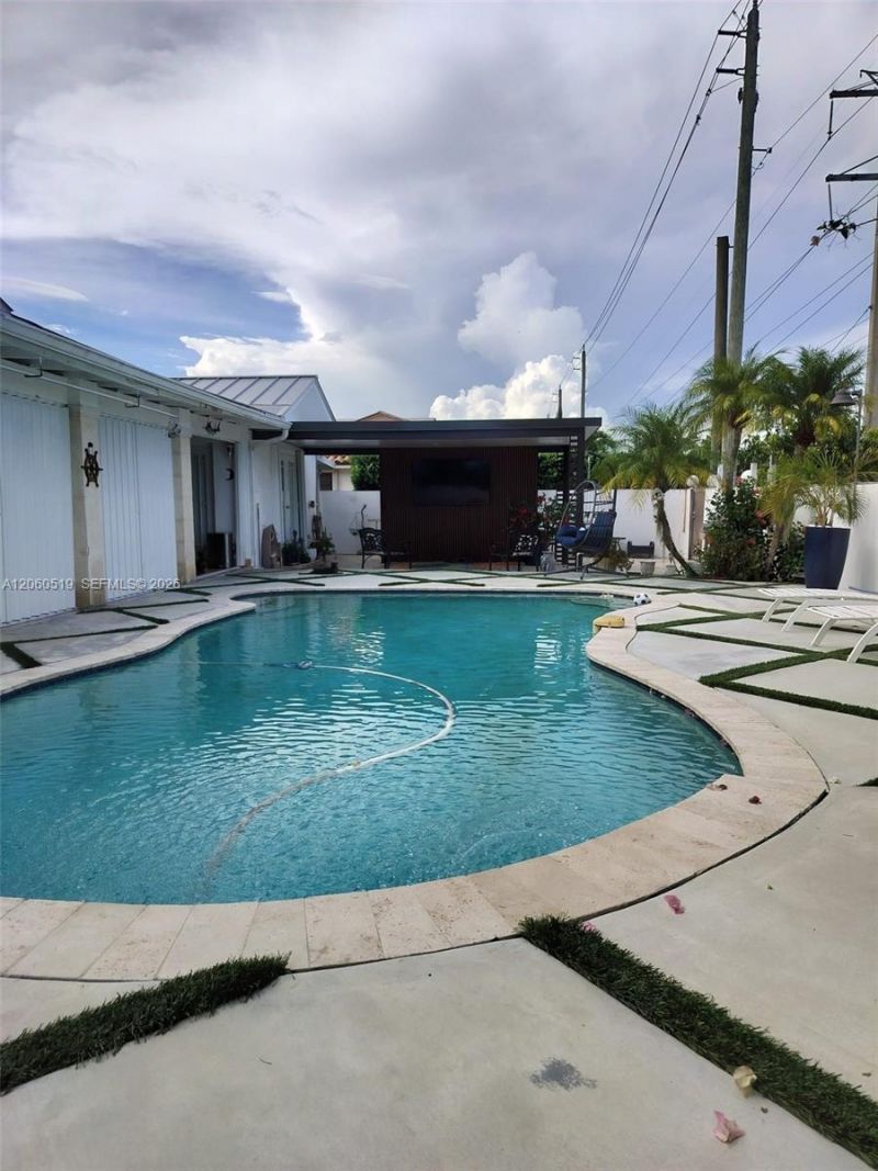323 NW 136th Pl, Miami, FL 33182 Photo