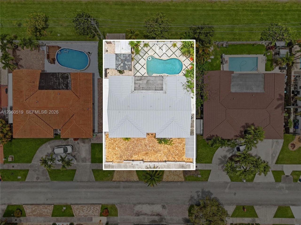 323 NW 136th Pl, Miami, FL 33182 Photo
