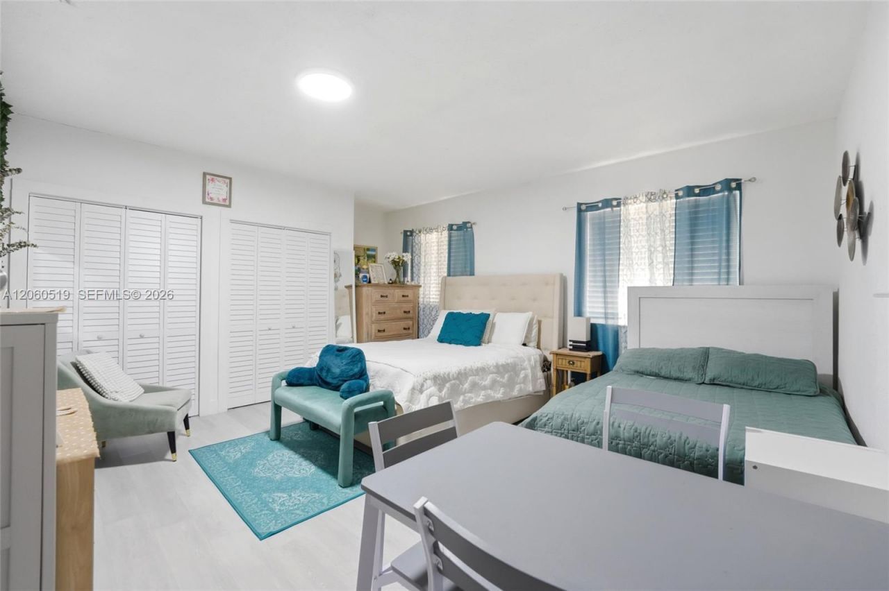 323 NW 136th Pl, Miami, FL 33182 Photo