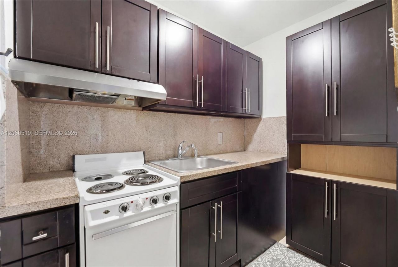 323 NW 136th Pl, Miami, FL 33182 Photo