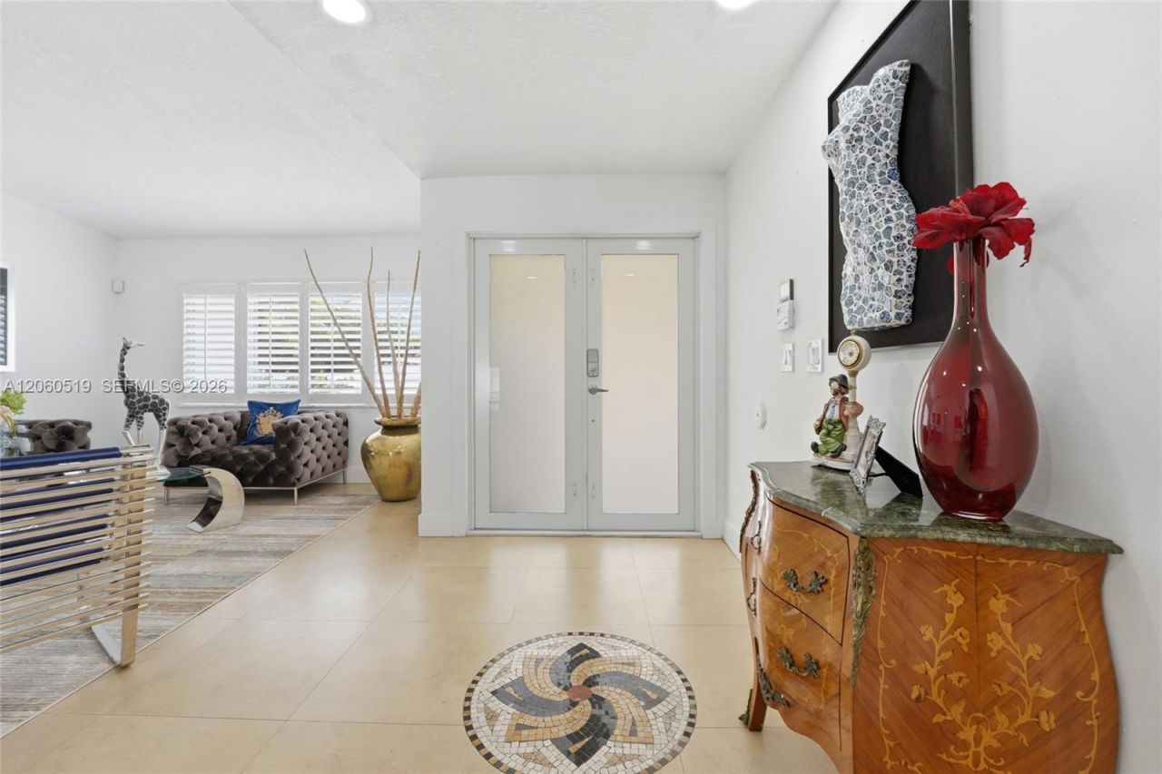 323 NW 136th Pl, Miami, FL 33182 Photo