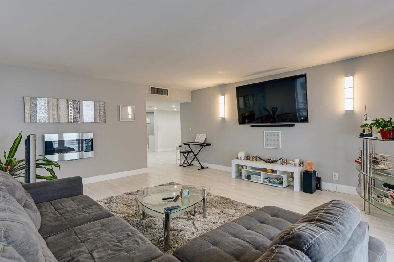 812 Briny Avenue, Unit 10C, Pompano Beach, FL 33062 Photo