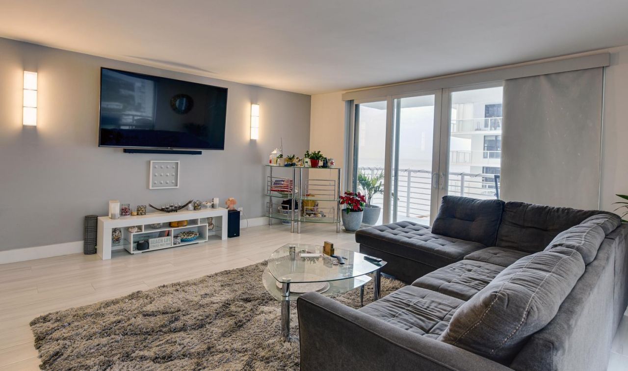 812 Briny Avenue, Unit 10C, Pompano Beach, FL 33062 Photo