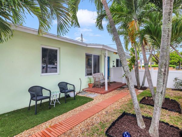 900 Sunset Road, West Palm Beach, FL 33401