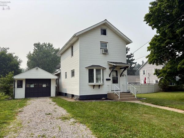 208 Lawrence Street, Bellevue, OH 44811