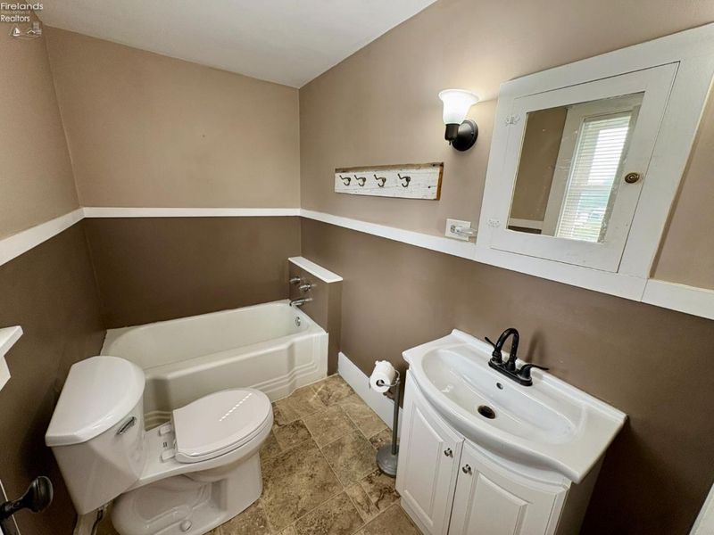 208 Lawrence Street, Bellevue, OH 44811 Photo 25