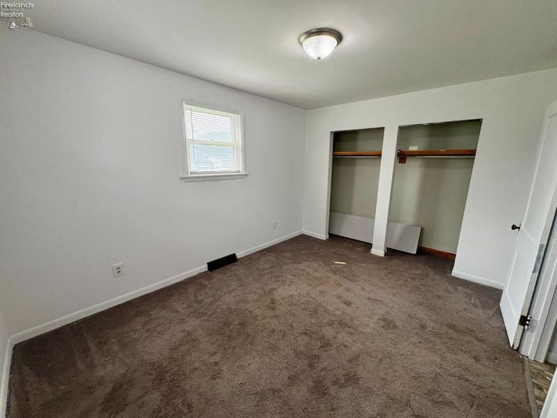 208 Lawrence Street, Bellevue, OH 44811 Photo 4