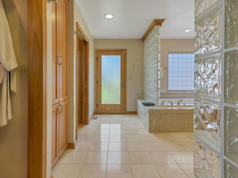 4037 Dublin Road, Columbus, OH 43221 Photo 17
