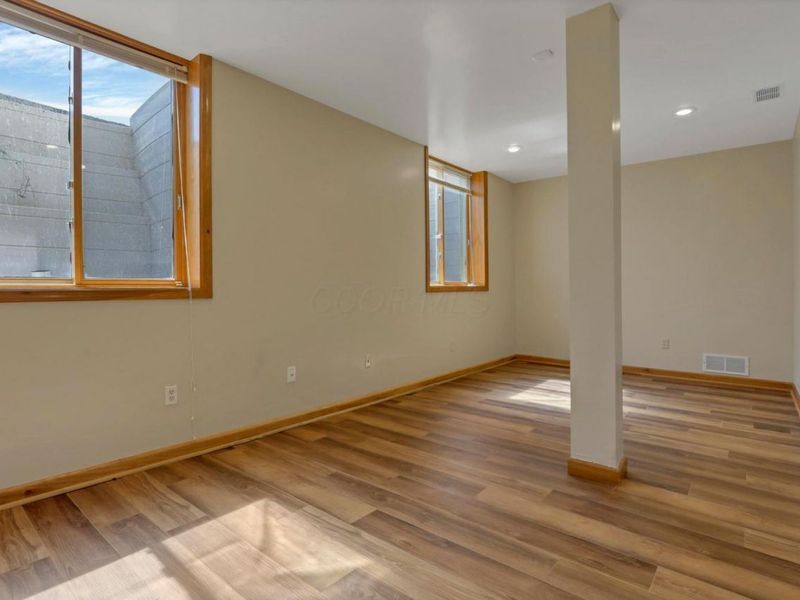 4037 Dublin Road, Columbus, OH 43221 Photo 29