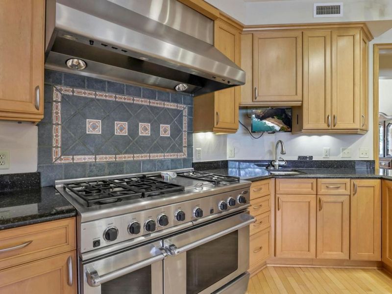4037 Dublin Road, Columbus, OH 43221 Photo 7
