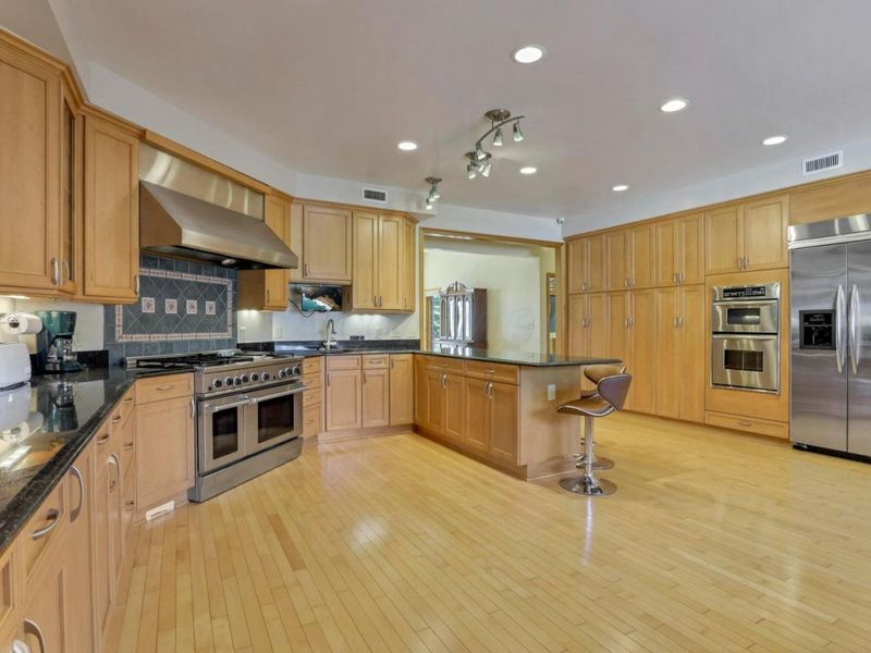 4037 Dublin Road, Columbus, OH 43221 Photo 8