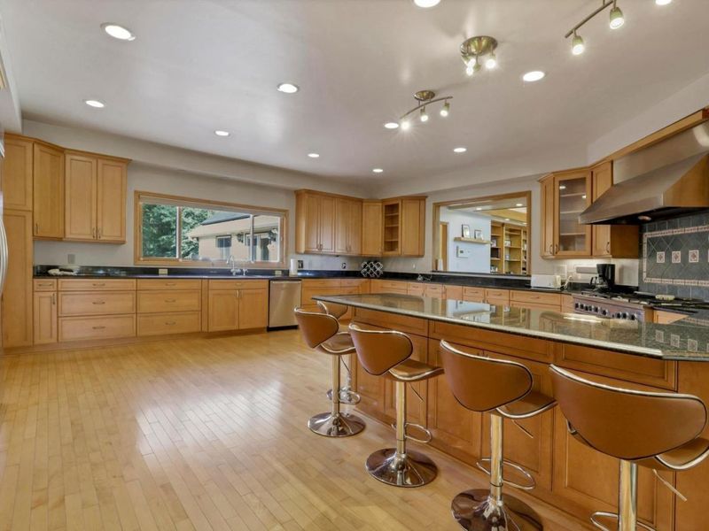 4037 Dublin Road, Columbus, OH 43221 Photo 9