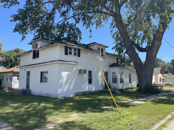 302 2nd Avenue E, Mobridge, SD 57601
