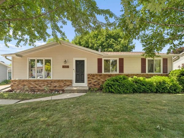 2515 MINERVA STREET, Oshkosh, WI 54901