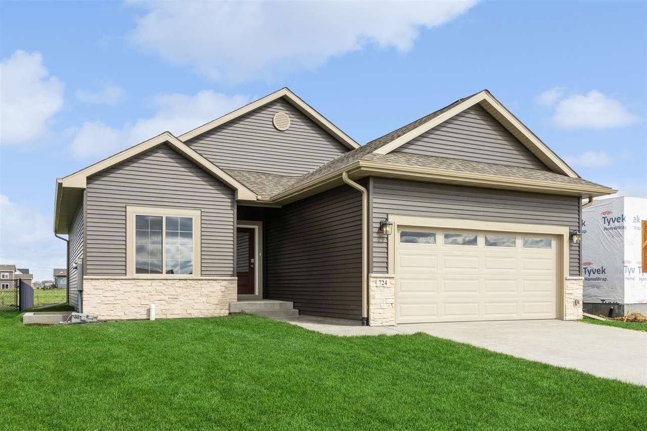 765 Chamberlin Ln, North Liberty, IA 52317 Main Photo