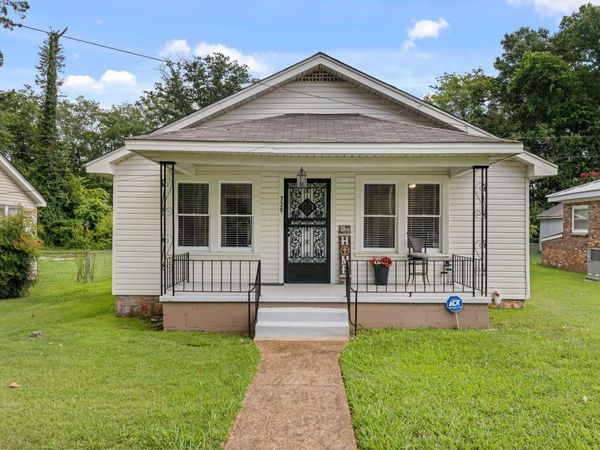 720 Jefferson St, Tuscumbia, AL 35674