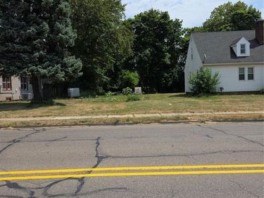 1045 Ontario Street, Lansing, Mi 48915