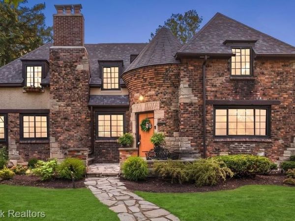 31543 Fairfax Avenue, Beverly Hills Village, Mi 48025