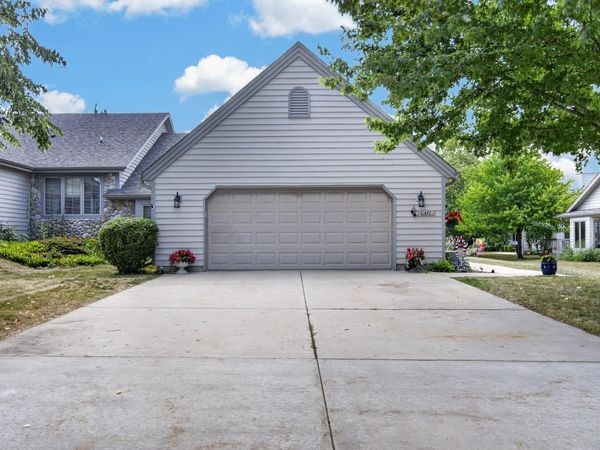 402 Greenvalley Dr, Mount Pleasant, WI 53406