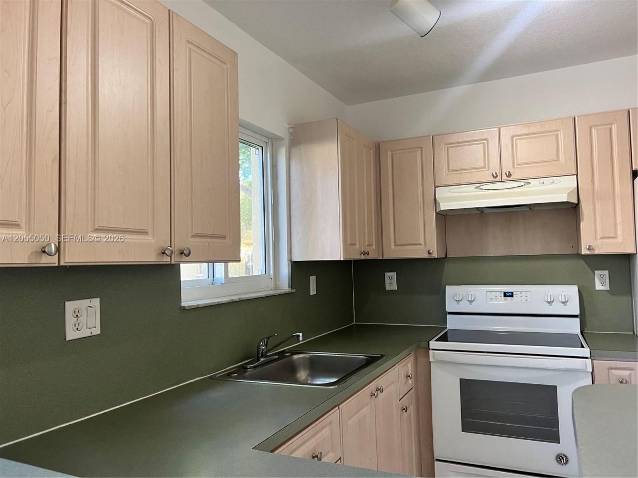 985 NE 33rd Ter, Unit 104, Homestead, FL 33033 Photo