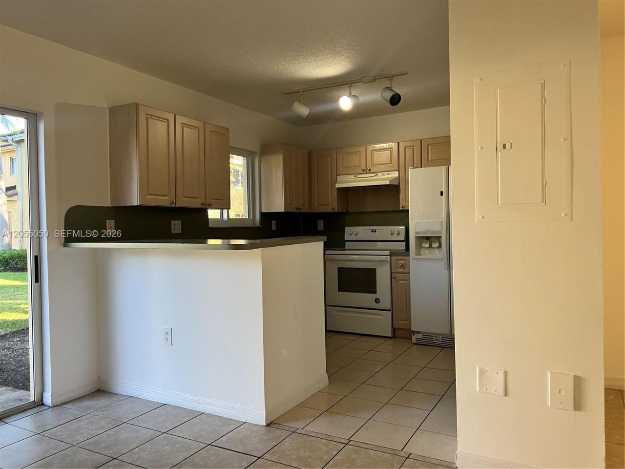 985 NE 33rd Ter, Unit 104, Homestead, FL 33033 Photo