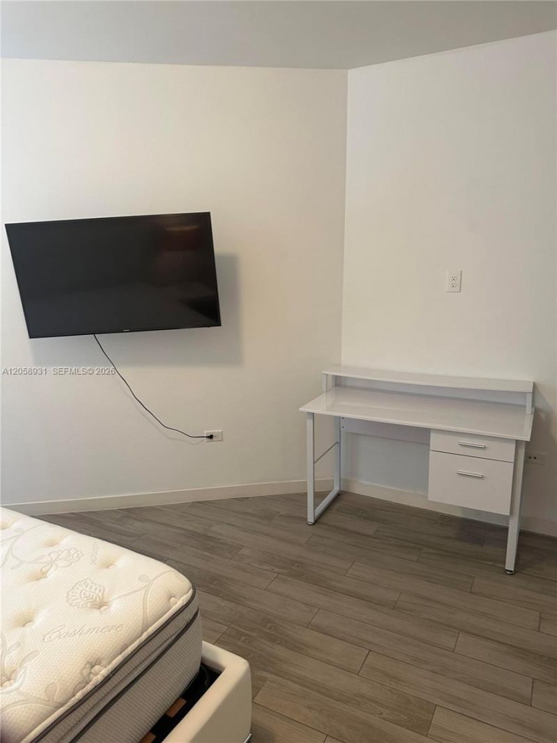 999 SW 1st Ave, Unit 1716, Miami, FL 33130 Photo