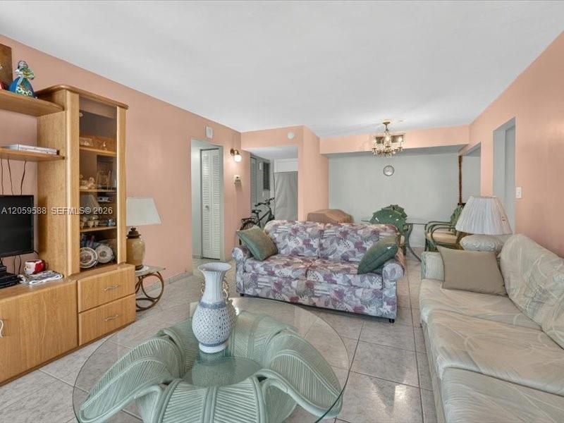 7135 Collins Ave , Unit 331, Miami Beach, FL 33141 Photo