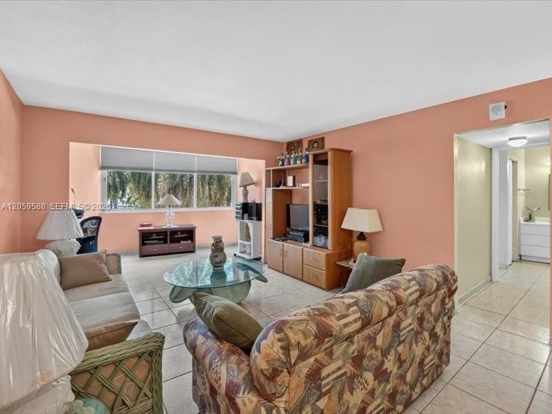 7135 Collins Ave , Unit 331, Miami Beach, FL 33141 Photo
