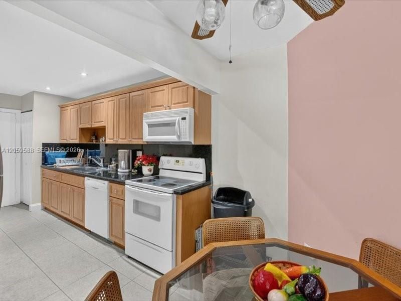 7135 Collins Ave , Unit 331, Miami Beach, FL 33141 Photo